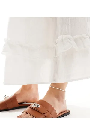 Public Desire Radiance - Sliders color cuoio a pianta larga con dettagli in metallo