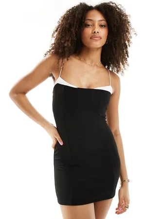 Pull&Bear Vestito corto con spalline sottili con dettaglio a contrasto sul bustino