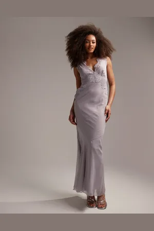 ASOS Vestito lungo taglio sbieco in chiffon lilla con applicazione in pizzo