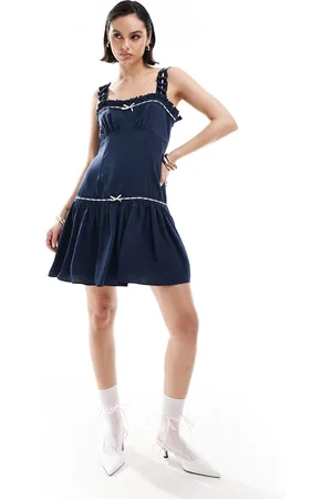 ASOS Vestito corto color con fiocchi, volant, spalline sottili e fondo morbido