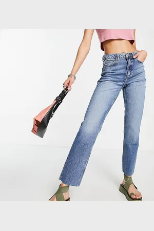 Topshop Jeans dritti corti a vita medio alta con bordi grezzi, colore medio