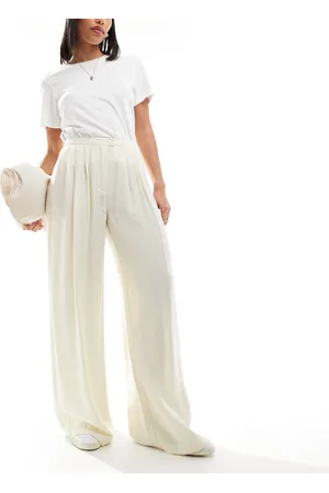 Stradivarius Pantaloni morbidi con pieghe sul davanti color latticello