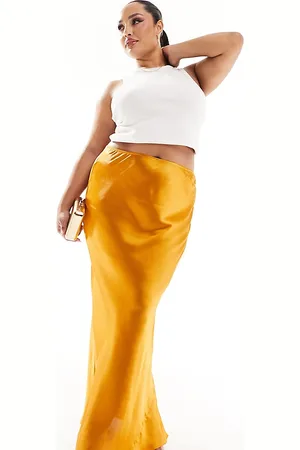 ASOS ASOS DESIGN Curve - Gonna lunga in raso color ruggine con taglio sbieco