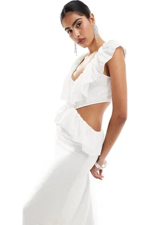 Pretty Lavish Vestito lungo crema stropicciato con volant e cut-out