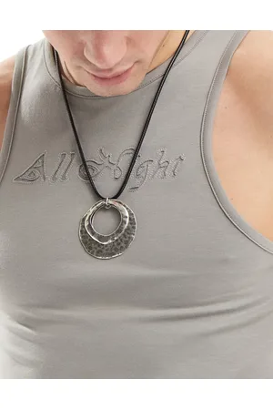 ASOS Collana in corda con ciondolo rotondo color