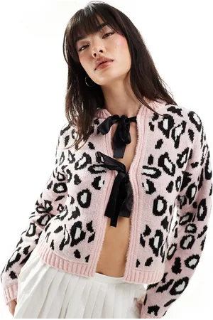 Miss Selfridge Cardigan in maglia leopardato con nastri