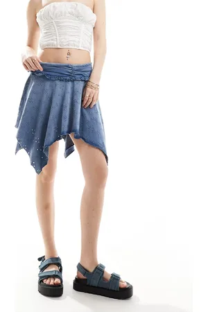 ASOS Gonna a ruota slavato in pizzo sangallo con fondo asimmetrico
