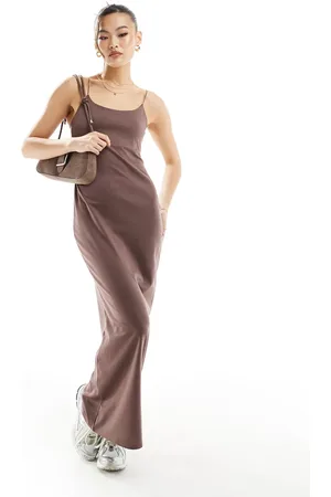 In The Style Vestito lungo con spalline sottili in jersey, colore moka