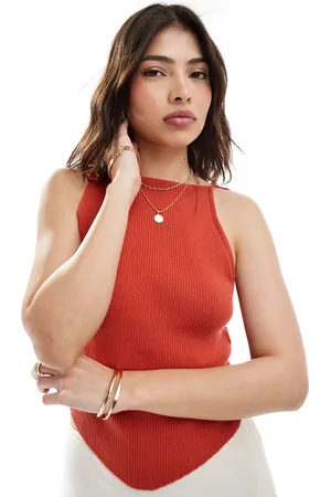 ASOS Canottiera in maglia color ruggine a coste con spalline allacciate