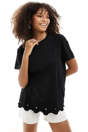 ASOS T-shirt nera con fondo ricamato