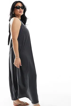 ASOS ASOS DESIGN Curve - Prendisole lungo allacciato al collo in cupro antracite