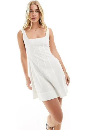 ASOS Prendisole corto stile tennis color avorio con cuciture a vista