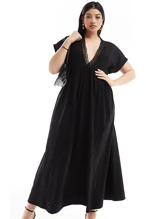 ASOS ASOS DESIGN Curve - Vestito midi in pizzo nero a maniche corte con scollo a V
