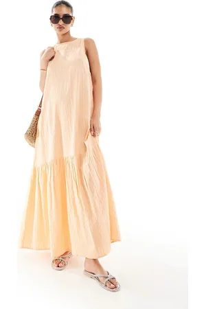 ASOS Vestito grembiule a balze color pesca senza maniche con scollo a vogatore