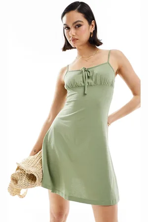 ASOS Vestito corto con spalline sottili e bustino arricciato con orlo svasato kaki