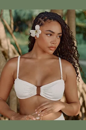 4th & Reckless X Loz Vassallo - Lulu Tortoise - Crop top bikini stropicciato color crema con fibbia squadrata