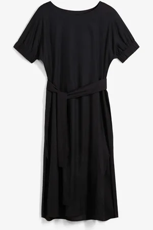 bonprix Abito midi a maniche corte con bordo elastico e cintura