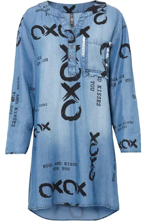 bonprix Abito di jeans oversize con scritte in TENCEL™ Lyocell