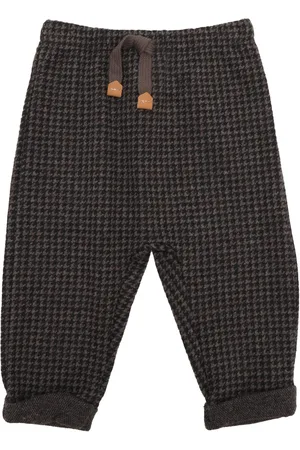 One More in the family Pantaloni