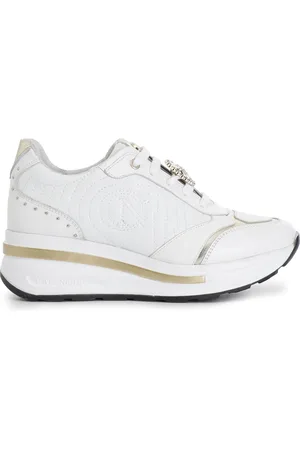 CAFèNOIR Sneakers in pelle con ricamo e accessorio cuore removibile