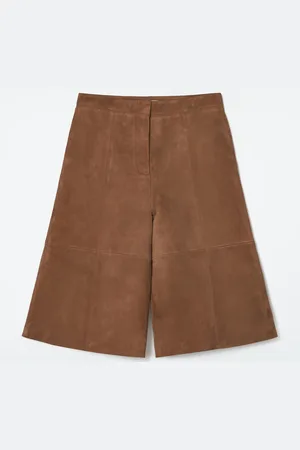COS Shorts Lunghi In Pelle Scamosciata