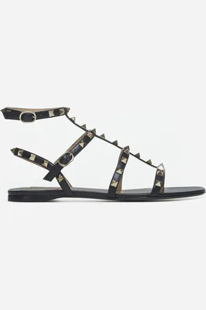 VALENTINO GARAVANI Sandali bassi Rockstud in vitello nero