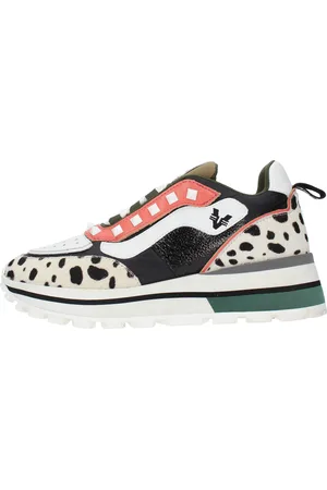 Emanuélle vee Sneakers
