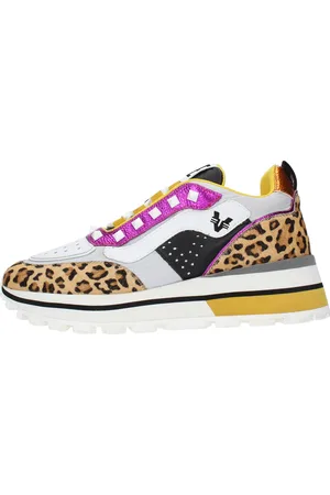 Emanuélle vee Sneakers