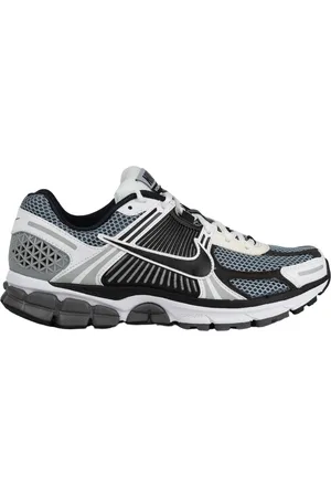 Nike Zoom Vomero 5 SE SP in Grey/Black