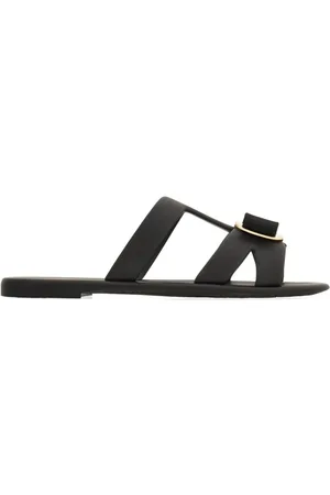 Salvatore Ferragamo Sandali New Vara