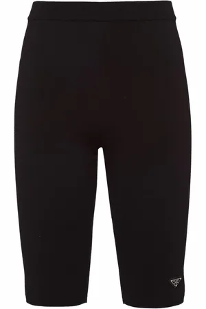 Prada Shorts con logo