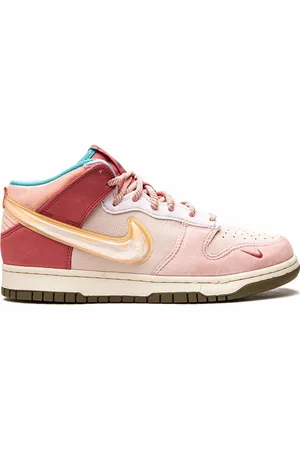 Nike Sneakers x Social Status Dunk Mid