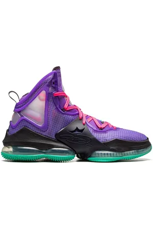 Nike Sneakers alte Lebron 19