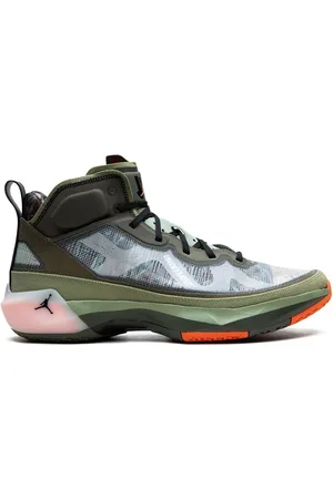 Jordan Sneakers Air Max 37 x Undefeated