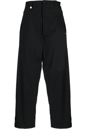 Izzue Pantaloni dritti con placca logo