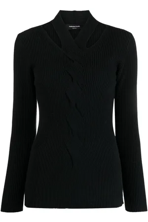 Fabiana Filippi Maglione con dettaglio cut-out