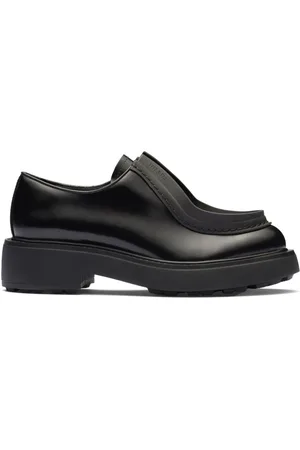 Prada Stringate con dettaglio