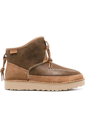 UGG Stivali con cuciture decorative