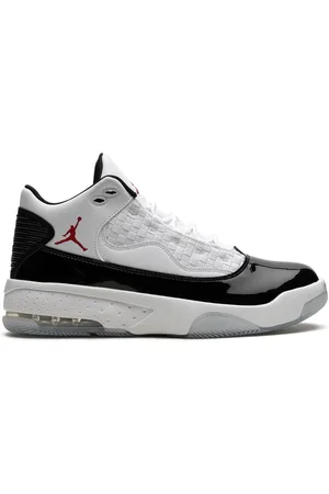 Jordan Sneakers Max Aura 2