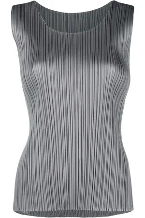 PLEATS PLEASE ISSEY MIYAKE Top Monthly Colors May