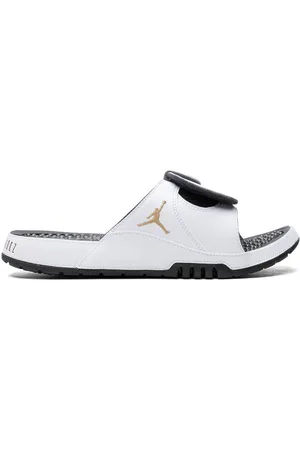 Jordan Sandali slides Hydro XI Gratitude