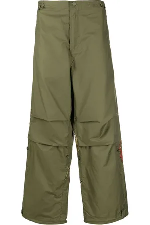 Maharishi Cargo con ricamo Tiger vs Samurai