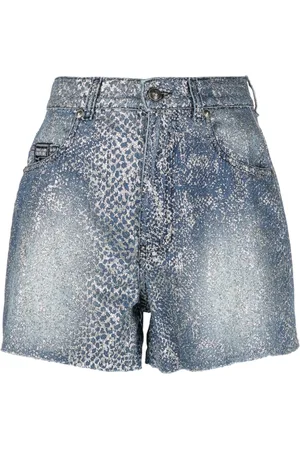 VERSACE Shorts denim con effetto pelle di serpente