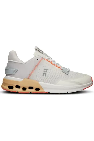 On Running Sneakers Cloudnova Flux running