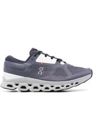 On Running Sneakers Cloudstratus 3