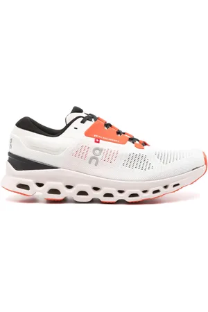 On Running Sneakers Cloudstratus 3