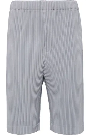 Issey Miyake Shorts August con pieghe