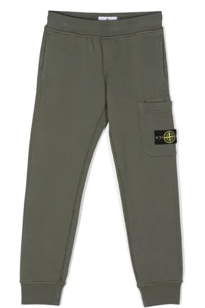 Stone Island Pantaloni sportivi con applicazione Compass