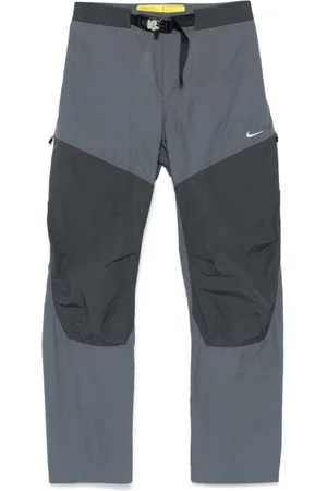 Nike Cargo Ispa