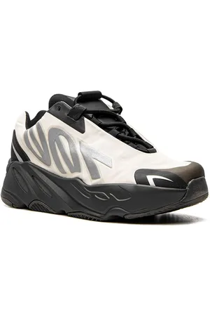 adidas Sneakers Yeezy Boost 700 MNVN Bone